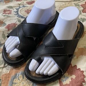 BOC Born Concept Leather Crisscross Sandals Womens 9 Black Grunge Toe Loop Slide